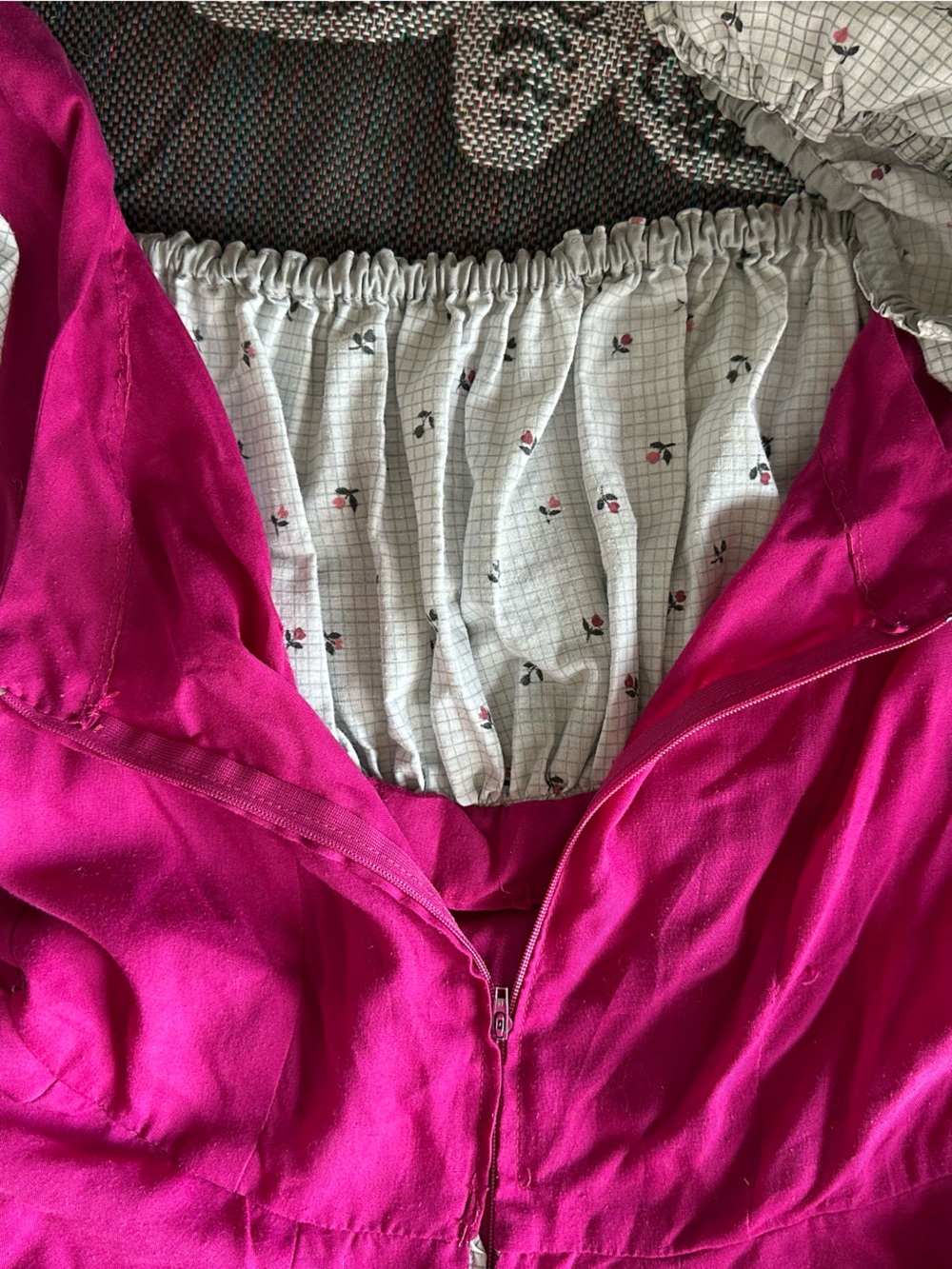 Vintage inspired Raspberry Lace-Up Midi Dress with Puff Sleeves Cosplay - Picture 6 of 8